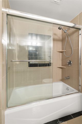 18961 Florida Street 8, Huntington Beach, CA 92648
