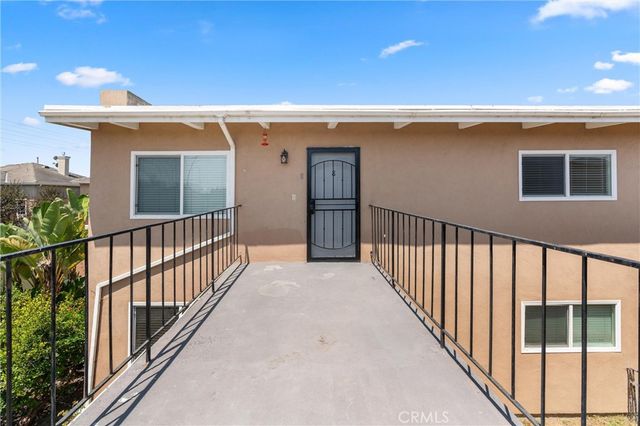 18961 Florida Street 8, Huntington Beach, CA 92648