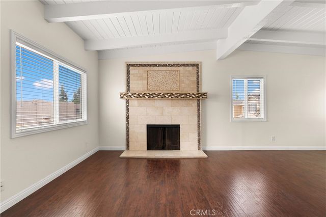 18961 Florida Street 8, Huntington Beach, CA 92648