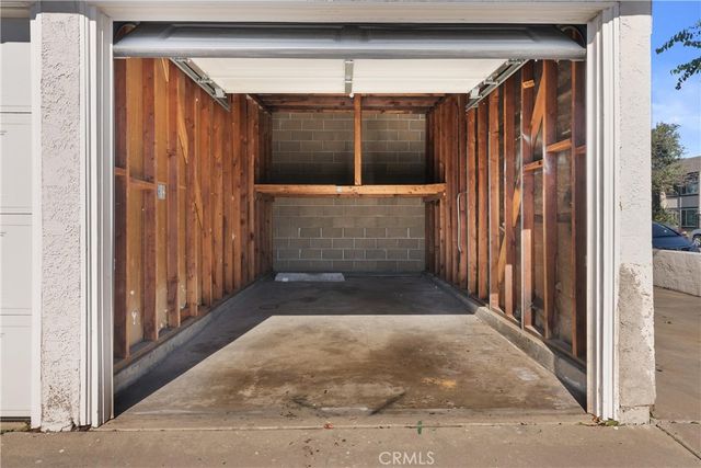 18961 Florida Street 8, Huntington Beach, CA 92648