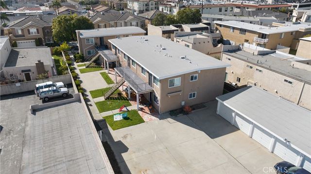 18961 Florida Street 8, Huntington Beach, CA 92648
