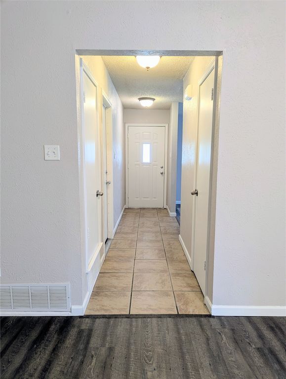 2727 Colonial Drive, Carrollton, TX 75007 — photo 4