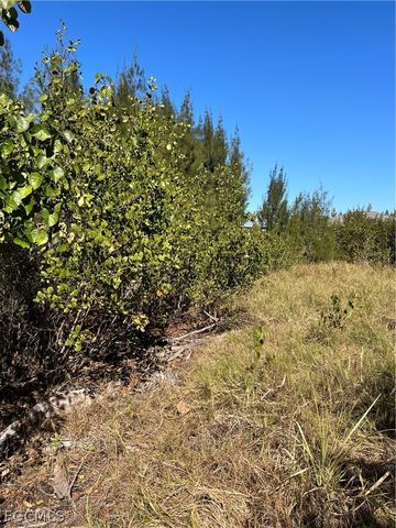 3500 Tropical Point DR, St James City, FL 33956