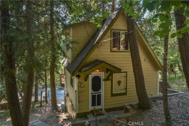 761 Arrowhead Villa Road, Lake Arrowhead, CA 92352