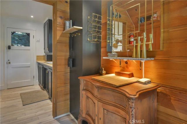 761 Arrowhead Villa Road, Lake Arrowhead, CA 92352