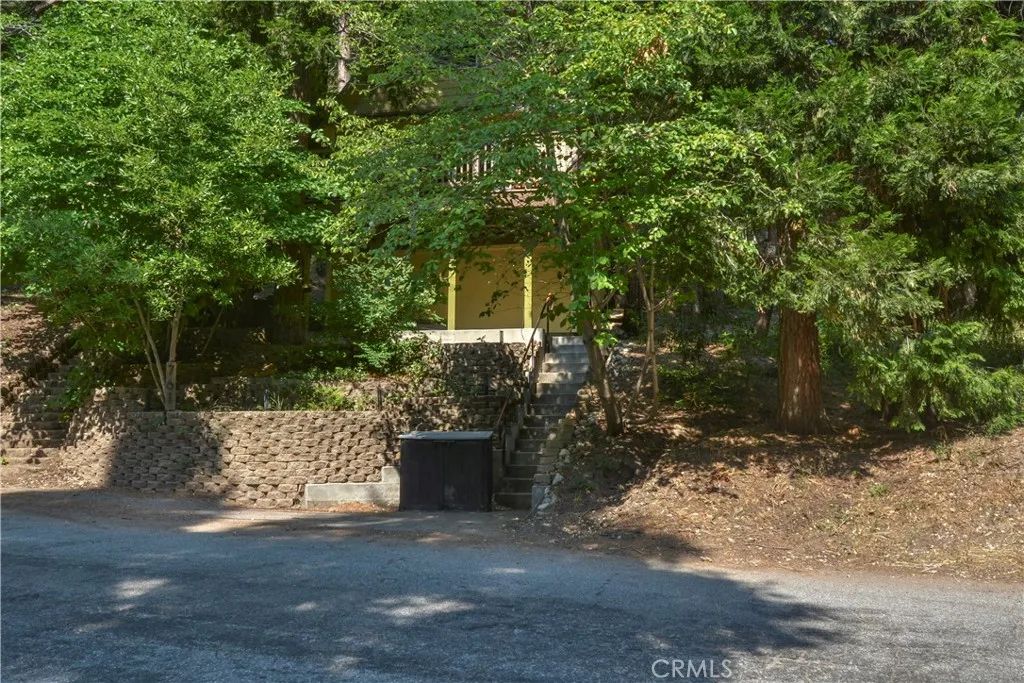 761 Arrowhead Villa Road, Lake Arrowhead, CA 92352