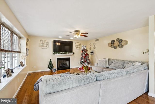 902 RURAL AVE, Voorhees, NJ 08043