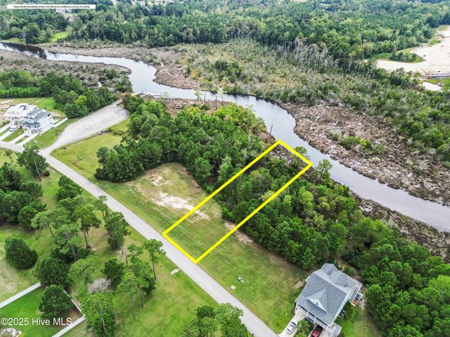 240 Kings Creek Crossing, Holly Ridge, NC 28445