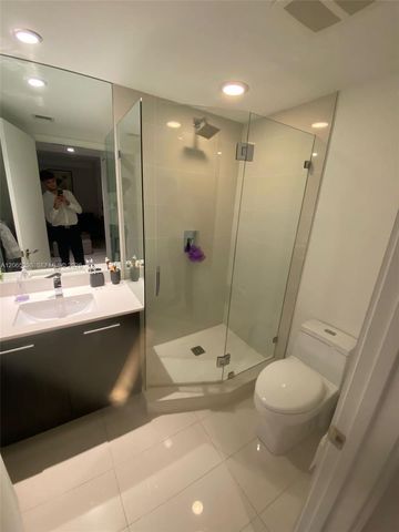 45 SW 9th St 1005, Miami, FL 33130