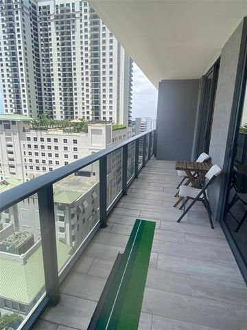45 SW 9th St 1005, Miami, FL 33130