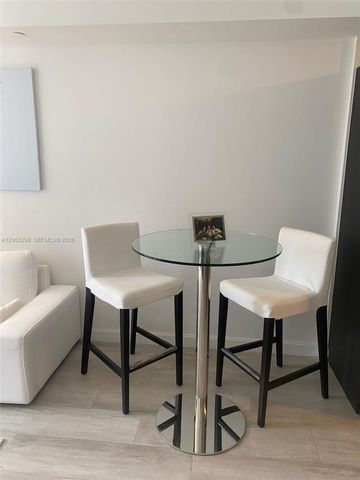 45 SW 9th St 1005, Miami, FL 33130