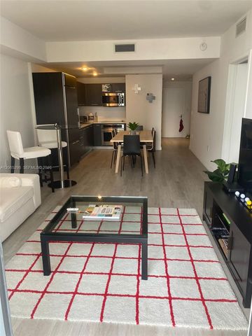 45 SW 9th St 1005, Miami, FL 33130