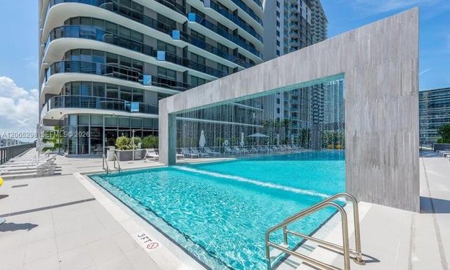 45 SW 9th St 1005, Miami, FL 33130