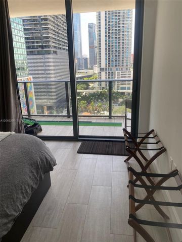 45 SW 9th St 1005, Miami, FL 33130