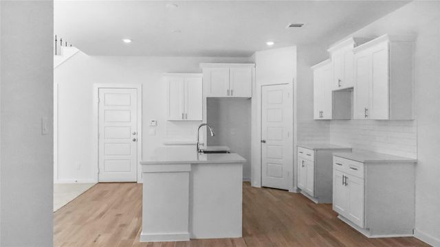 6635 Escondido Drive, Rosharon, TX 77583