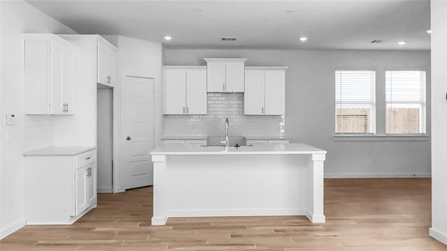 6635 Escondido Drive, Rosharon, TX 77583