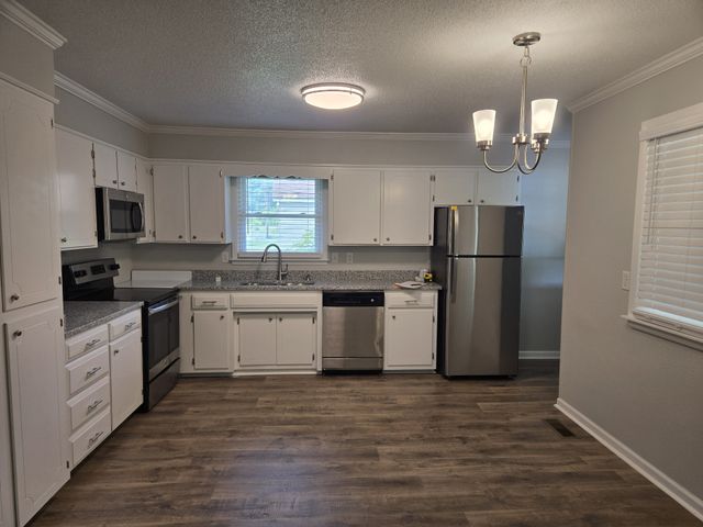95 Sunset Dr, Waverly, TN 37185