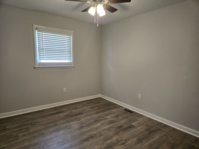 95 Sunset Dr, Waverly, TN 37185