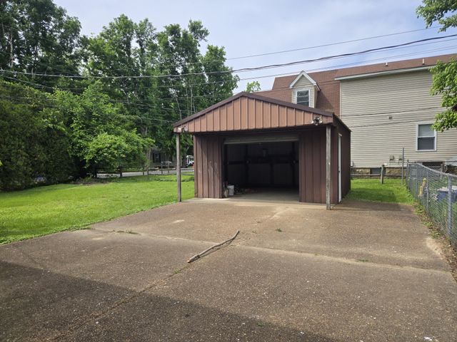 95 Sunset Dr, Waverly, TN 37185