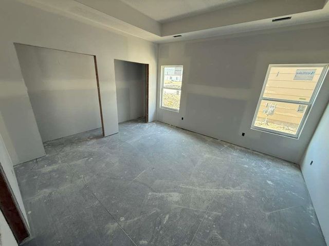 8968 E Forbes Cir, Bel Aire, KS 67226