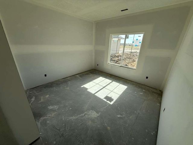 8968 E Forbes Cir, Bel Aire, KS 67226