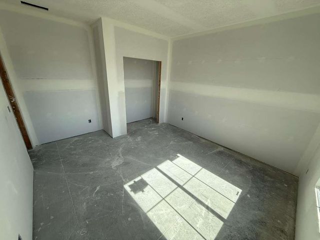 8968 E Forbes Cir, Bel Aire, KS 67226