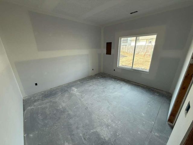 8968 E Forbes Cir, Bel Aire, KS 67226