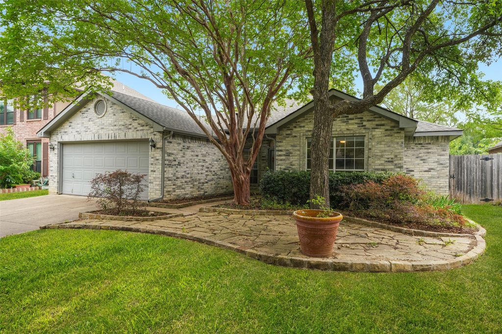 7516 Deerlodge Trail, Fort Worth, TX 76137