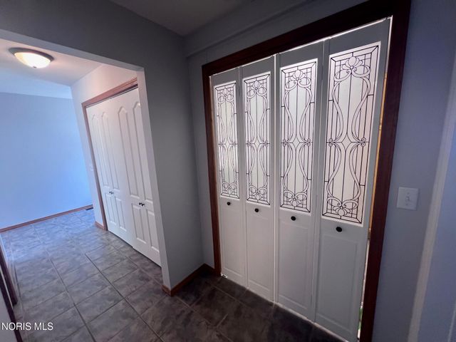 6079 Whiteford Center Road, Toledo, OH 43613