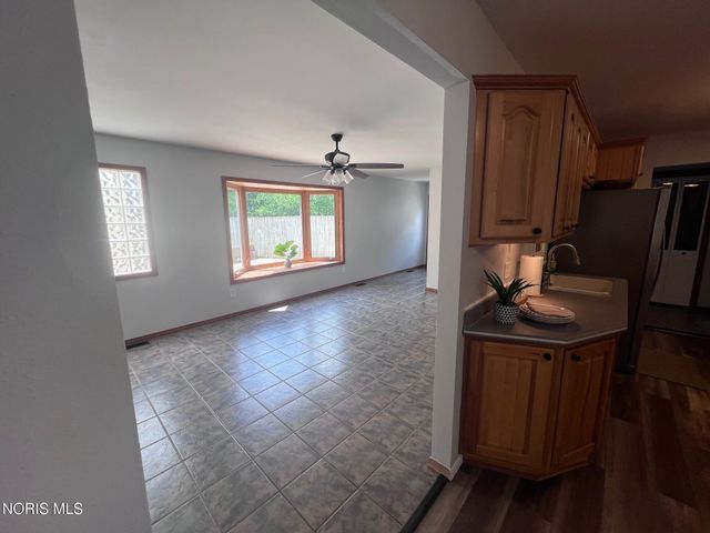 6079 Whiteford Center Road, Toledo, OH 43613
