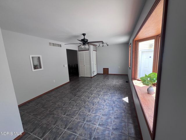 6079 Whiteford Center Road, Toledo, OH 43613