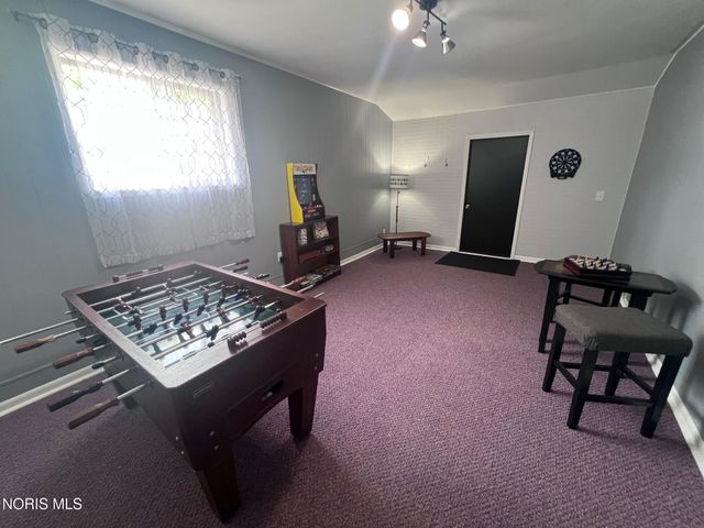 6079 Whiteford Center Road, Toledo, OH 43613