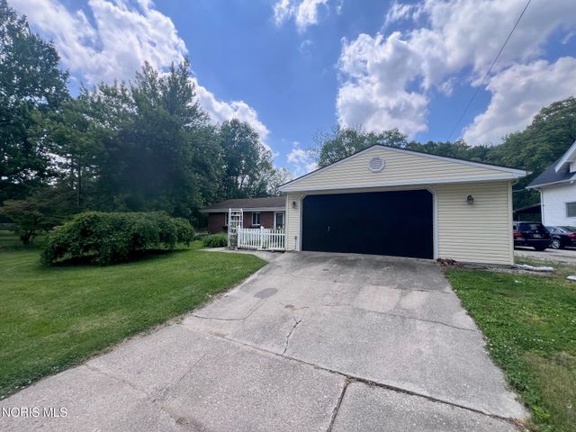 6079 Whiteford Center Road, Toledo, OH 43613