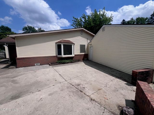 6079 Whiteford Center Road, Toledo, OH 43613