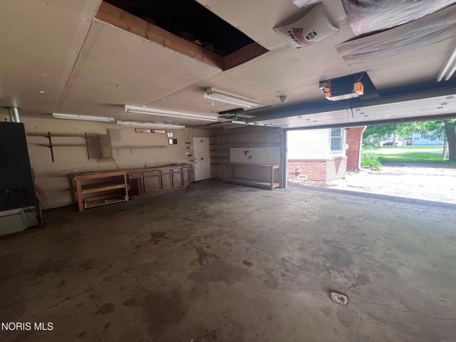 6079 Whiteford Center Road, Toledo, OH 43613