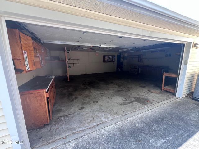 6079 Whiteford Center Road, Toledo, OH 43613