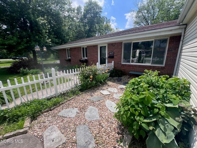 6079 Whiteford Center Road, Toledo, OH 43613