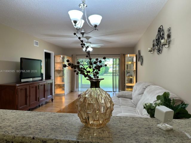 9848 Marina Boulevard 811, Boca Raton, FL 33428