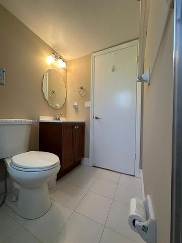 9848 Marina Boulevard 811, Boca Raton, FL 33428