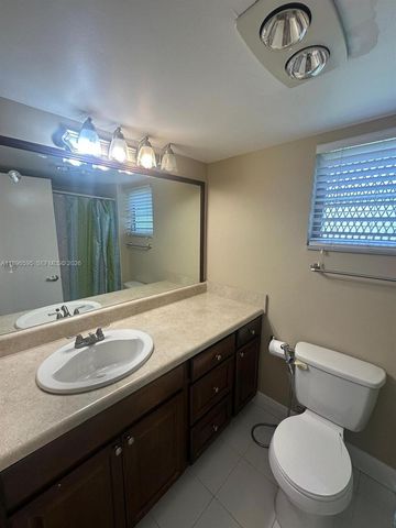 9848 Marina Boulevard 811, Boca Raton, FL 33428