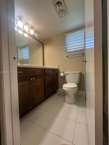 9848 Marina Boulevard 811, Boca Raton, FL 33428