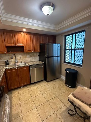 9848 Marina Boulevard 811, Boca Raton, FL 33428