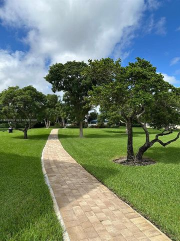 9848 Marina Boulevard 811, Boca Raton, FL 33428