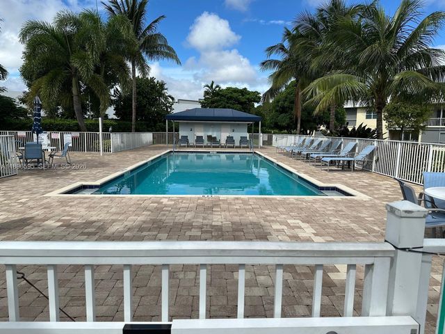 9848 Marina Boulevard 811, Boca Raton, FL 33428