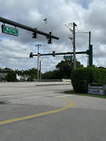 9848 Marina Boulevard 811, Boca Raton, FL 33428