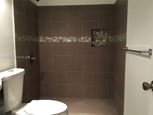 11216 SW 12th St 203, Pembroke Pines, FL 33025