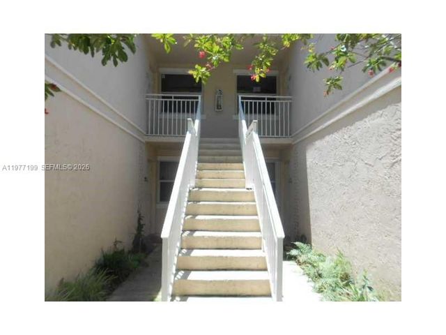 11216 SW 12th St 203, Pembroke Pines, FL 33025