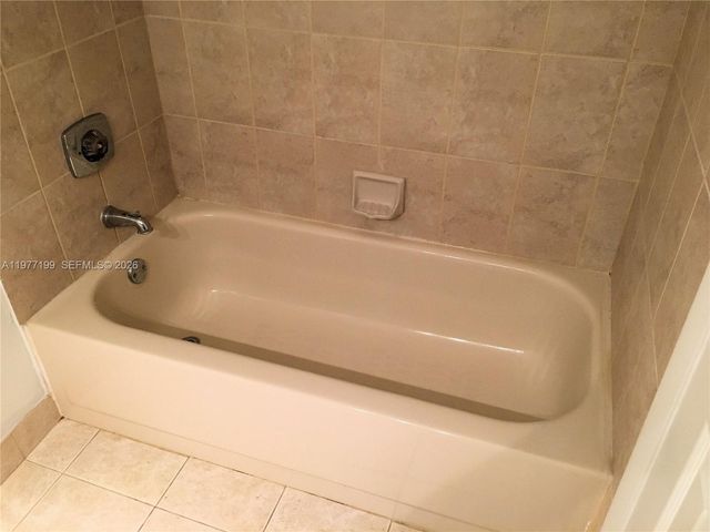 11216 SW 12th St 203, Pembroke Pines, FL 33025