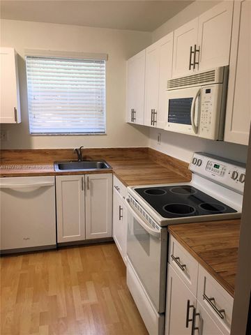 11216 SW 12th St 203, Pembroke Pines, FL 33025