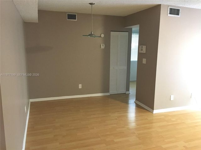 11216 SW 12th St 203, Pembroke Pines, FL 33025